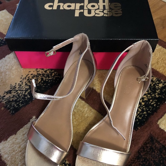 Sandals - Picture 2 of 3